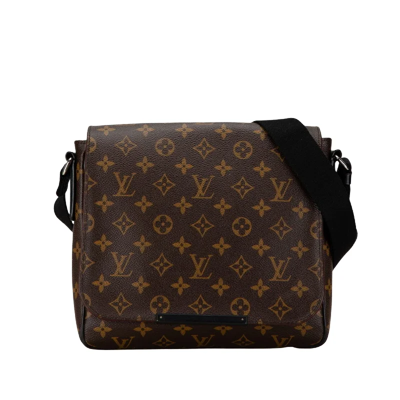 LOUIS VUITTON District Shoulder Bag