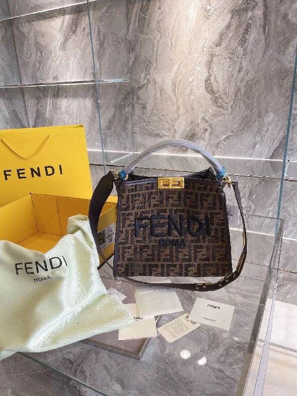 EN   Designer bags by Fendi 221