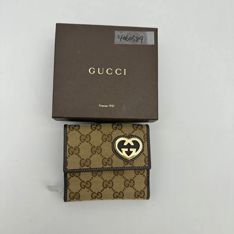 Gucci Beige Canvas GG Logo Clutch Wristlet With Heart Closure