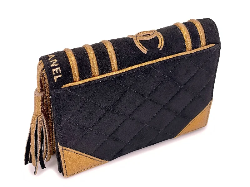 Chanel 2004 Vintage Bible Book Minaudière Clutch Bag TZC