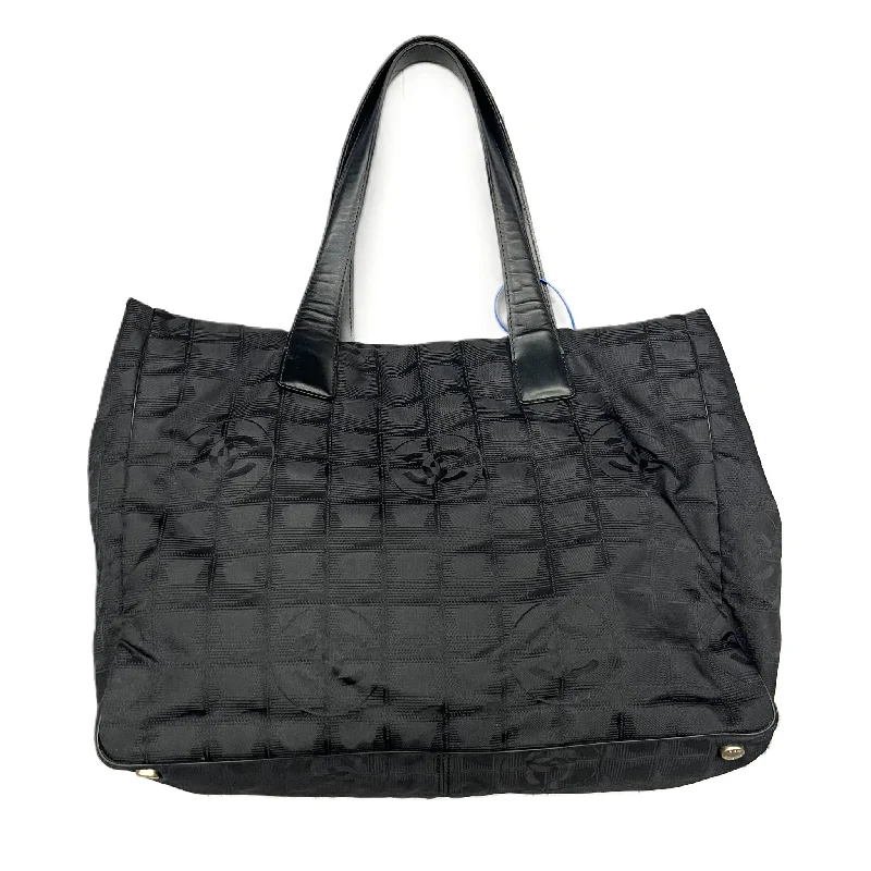 Tote Luxury Designer By Chanel, Size: Medium